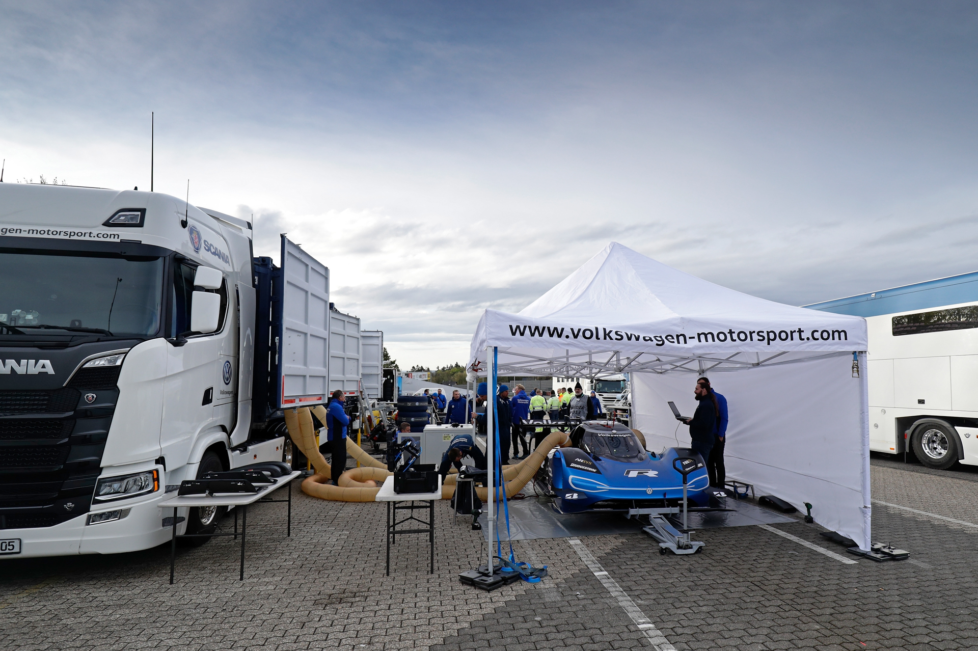 VolkswagenIDR_Test1Nurburgring_04